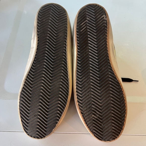 GOLDEN GOOSE Authentic Graffiti-Print Low-Top Sneakers  - In excellent condition - Picture 6 of 9